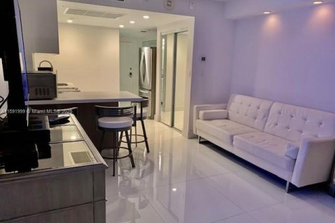 Снять в аренду кондоминиум в Майами-Бич, Флорида 2 спальни, 110.55м2, № 2080466 - фото 15