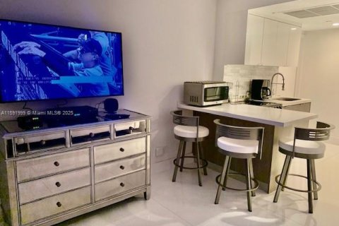 Снять в аренду кондоминиум в Майами-Бич, Флорида 2 спальни, 110.55м2, № 2080466 - фото 16
