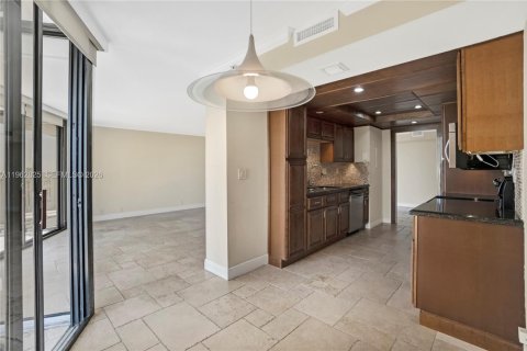 Купить кондоминиум в Майами, Флорида 2 спальни, 141.21м2, № 2028912 - фото 17