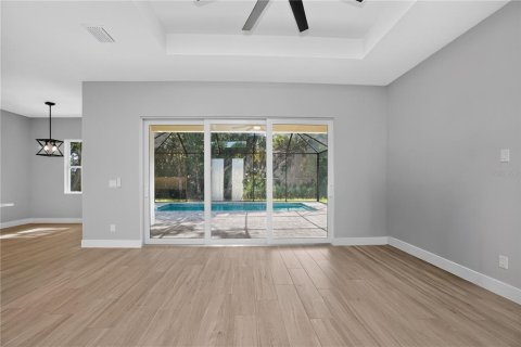 House in North Port, Florida 4 bedrooms, 178.19 sq.m. № 2393957 - photo 7
