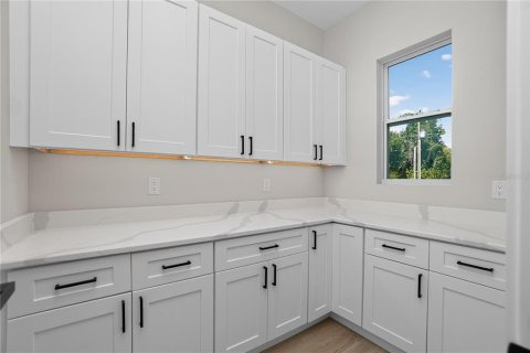 House in North Port, Florida 4 bedrooms, 178.19 sq.m. № 2393957 - photo 17