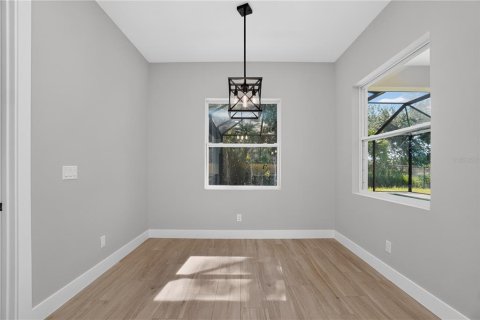 House in North Port, Florida 4 bedrooms, 178.19 sq.m. № 2393957 - photo 29
