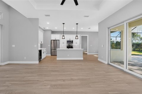 House in North Port, Florida 4 bedrooms, 178.19 sq.m. № 2393957 - photo 9