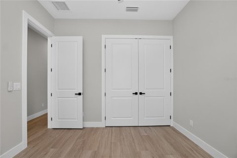 House in North Port, Florida 4 bedrooms, 178.19 sq.m. № 2393957 - photo 25