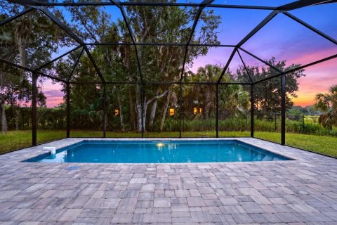 House in North Port, Florida 4 bedrooms, 178.19 sq.m. № 2393957 - photo 4