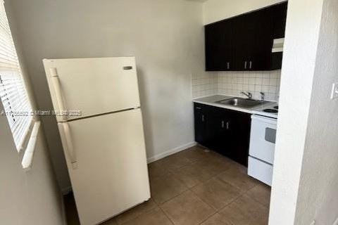 Apartment in Fort Lauderdale, Florida 1 bedroom, 37.16 sq.m. № 1712418 - photo 2