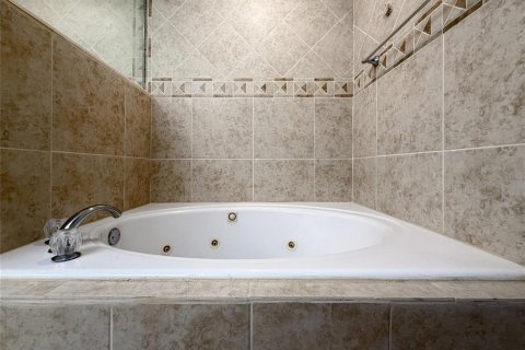 Купить кондоминиум в Нью-Смирна-Бич, Флорида 12 комнат, 164.25м2, № 2097431 - фото 24