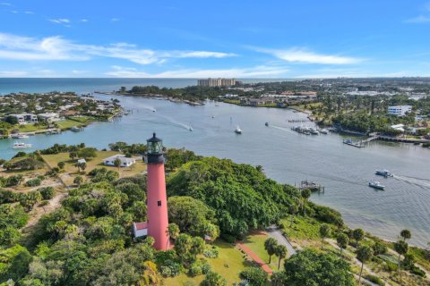 Снять в аренду кондоминиум в Джуно-Бич, Флорида 2 спальни, 142.42м2, № 1103308 - фото 1
