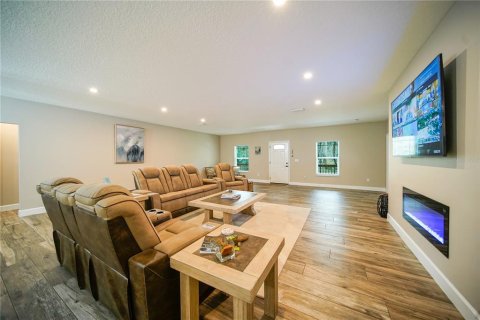 House in Edgewater, Florida 4 bedrooms, 239.69 sq.m. № 1526040 - photo 5