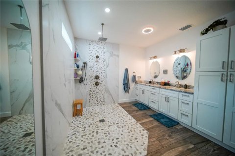 House in Edgewater, Florida 4 bedrooms, 239.69 sq.m. № 1526040 - photo 12