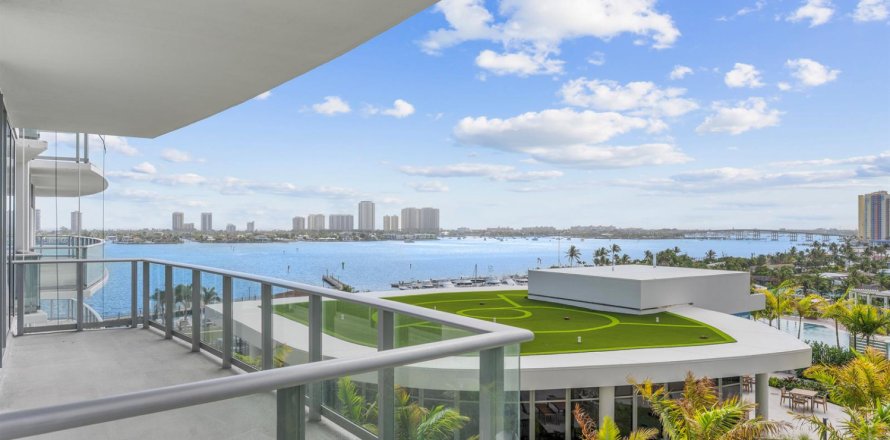 Condominio en Lake Park, Florida, 2 dormitorios  № 2078192