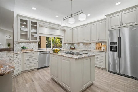 House in Naples, Florida 4 bedrooms, 406.45 sq.m. № 2105185 - photo 25