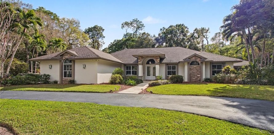 House in Naples, Florida 4 bedrooms, 406.45 sq.m. № 2105185