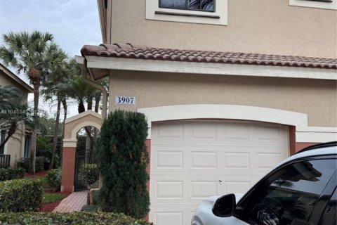 Townhouse in Weston, Florida 4 bedrooms, 166.3 sq.m. № 2001795