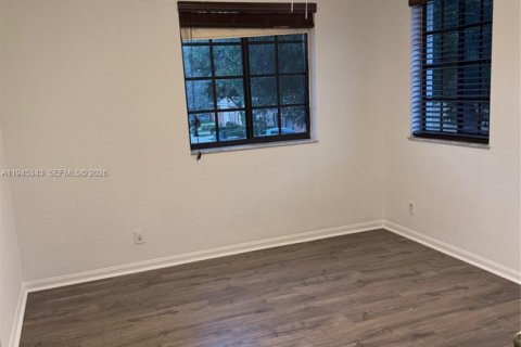 Townhouse in Weston, Florida 4 bedrooms, 166.3 sq.m. № 2001795 - photo 11