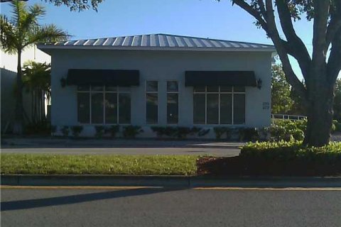 Immobilier commercial à louer à Deerfield Beach, Floride № 959307 - photo 1