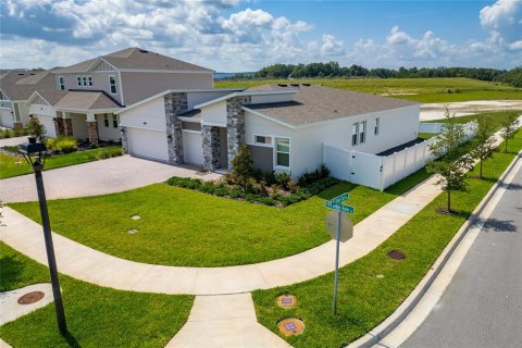 House in Apopka, Florida 4 bedrooms, 239.22 sq.m. № 2167455 - photo 6