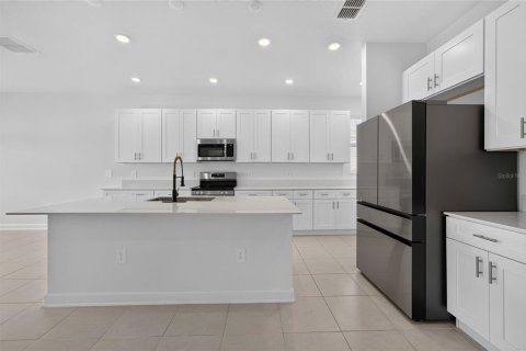 House in Apopka, Florida 4 bedrooms, 239.22 sq.m. № 2167455 - photo 20