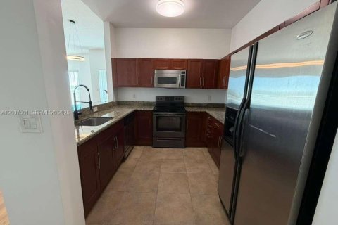 Condominio en alquiler en Miami, Florida, 3 dormitorios, 158.4 m2 № 2071506 - foto 14