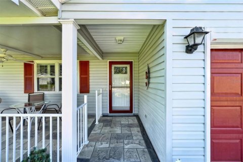 House in The Villages, Florida 2 bedrooms, 122.54 sq.m. № 2308913 - photo 3