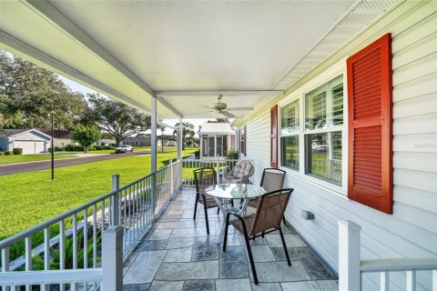 House in The Villages, Florida 2 bedrooms, 122.54 sq.m. № 2308913 - photo 5