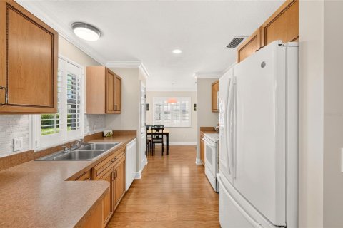 House in The Villages, Florida 2 bedrooms, 122.54 sq.m. № 2308913 - photo 13