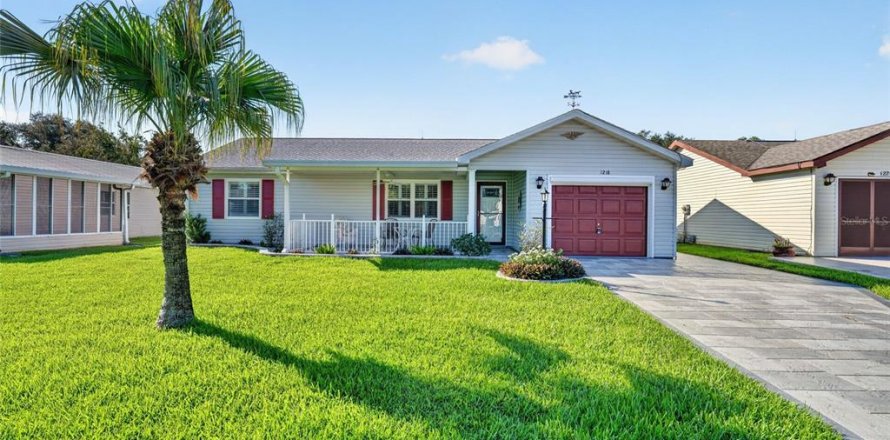 House in The Villages, Florida 2 bedrooms, 122.54 sq.m. № 2308913