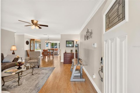 House in The Villages, Florida 2 bedrooms, 122.54 sq.m. № 2308913 - photo 6