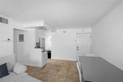 Купить кондоминиум в Пайнкрест, Флорида 2 спальни, 74.79м2, № 2012857 - фото 10