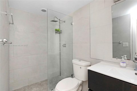 Купить кондоминиум в Пайнкрест, Флорида 2 спальни, 74.79м2, № 2012857 - фото 20