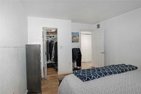 Купить кондоминиум в Пайнкрест, Флорида 2 спальни, 74.79м2, № 2012857 - фото 19