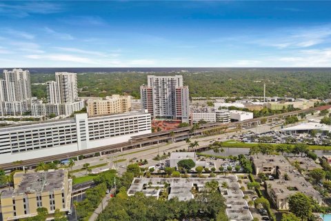 Купить кондоминиум в Пайнкрест, Флорида 2 спальни, 74.79м2, № 2012857 - фото 4