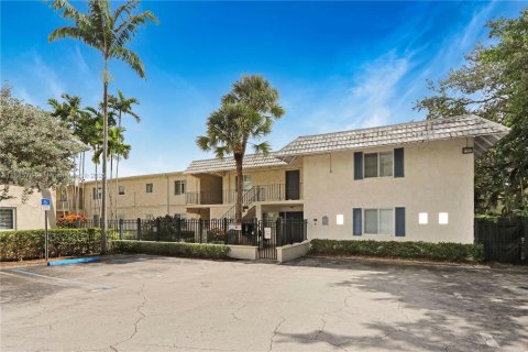 Купить кондоминиум в Пайнкрест, Флорида 2 спальни, 74.79м2, № 2012857 - фото 22