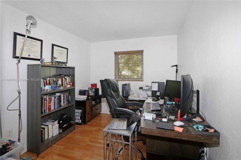 Купить кондоминиум в Пайнкрест, Флорида 2 спальни, 74.79м2, № 2012857 - фото 16