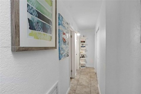 Купить кондоминиум в Пайнкрест, Флорида 2 спальни, 74.79м2, № 2012857 - фото 15