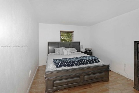 Купить кондоминиум в Пайнкрест, Флорида 2 спальни, 74.79м2, № 2012857 - фото 21