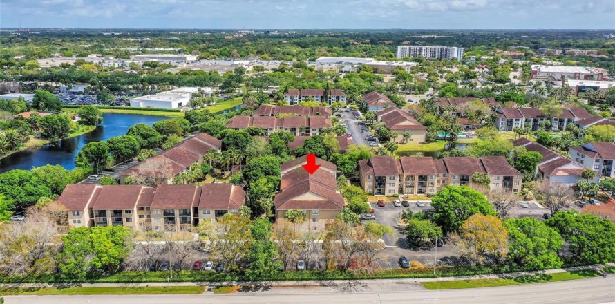 Condo in Coral Springs, Florida, 2 bedrooms № 1209240