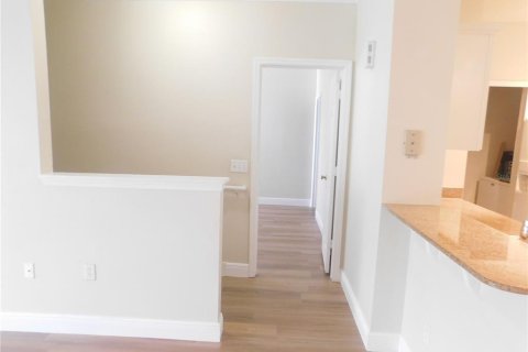 Condominio en venta en Winter Garden, Florida, 2 dormitorios, 117.43 m2 № 2205513 - foto 4