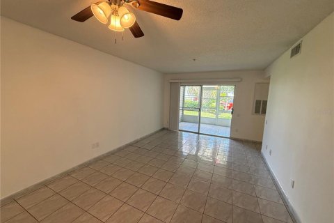 Copropriété à louer à Orlando, Floride: 2 chambres, 82.31 m2 № 2156388 - photo 4