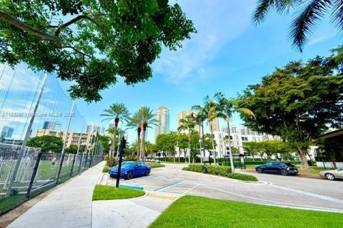 Condo in Sunny Isles Beach, Florida, 1 bedroom  № 1812014 - photo 13