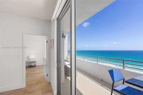 Condominio en venta en Miami Beach, Florida, 2 dormitorios, 97.36 m2 № 2248587 - foto 15