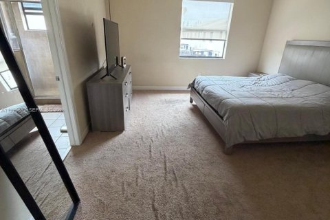 Купить таунхаус в Дорал, Флорида 4 спальни, 165.64м2, № 1988072 - фото 15