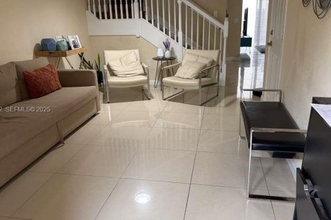 Touwnhouse à vendre à Doral, Floride: 4 chambres, 165.64 m2 № 1988072 - photo 3