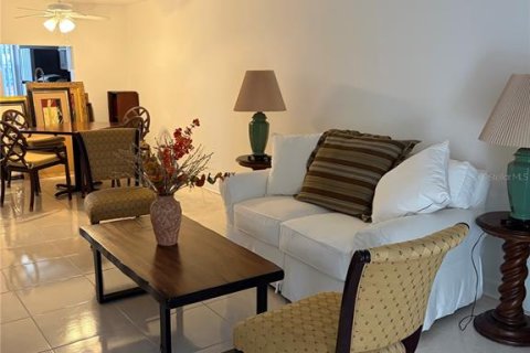 Condo à New Port Richey, Floride, 2 chambres  № 2387654