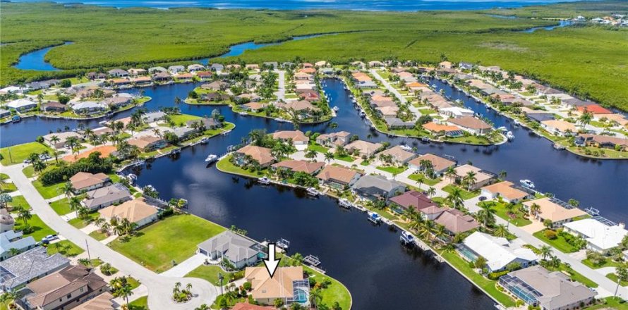 Casa en Punta Gorda, Florida 3 dormitorios, 204.01 m2 № 2380985