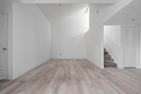 Condo in Orlando, Florida, 3 bedrooms  № 1588605 - photo 23