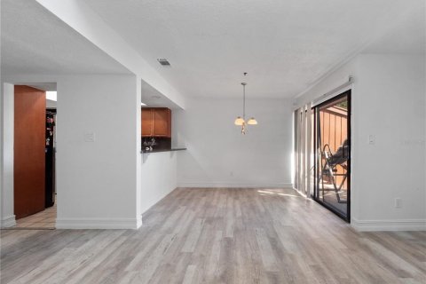 Condo in Orlando, Florida, 3 bedrooms  № 1588605 - photo 11