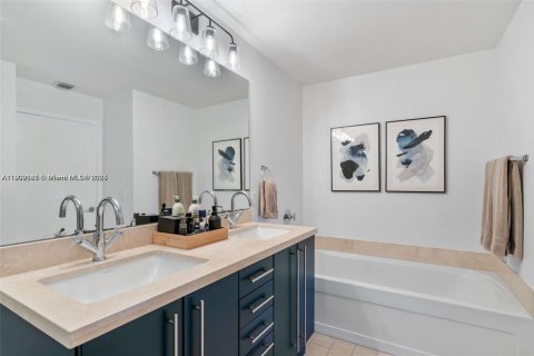 Снять в аренду кондоминиум в Майами, Флорида 2 спальни, 94.11м2, № 1953032 - фото 17