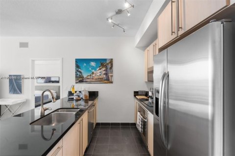 Снять в аренду кондоминиум в Майами, Флорида 2 спальни, 94.11м2, № 1953032 - фото 3