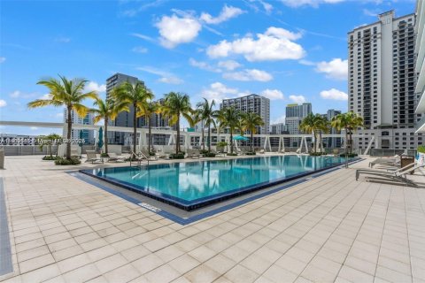 Снять в аренду кондоминиум в Майами, Флорида 2 спальни, 94.11м2, № 1953032 - фото 26